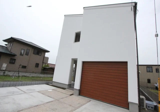 洗練されたデザインと機能性が融合したモダンな住まい　T.S様邸