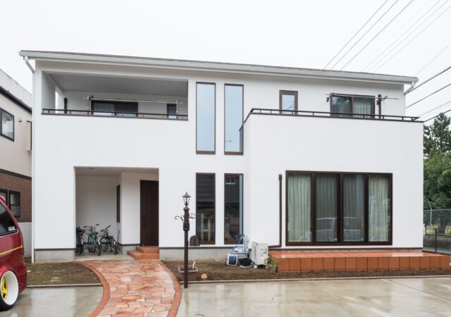 白漆喰と木材の温もりに包まれた、バランスの取れた住まい　S.Y様邸