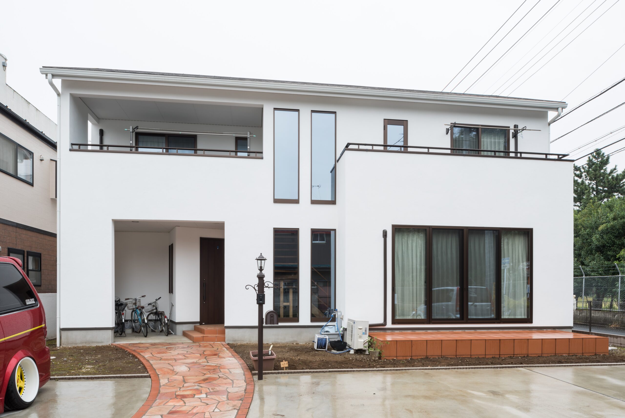 白漆喰と木材の温もりに包まれた、バランスの取れた住まい　S.Y様邸