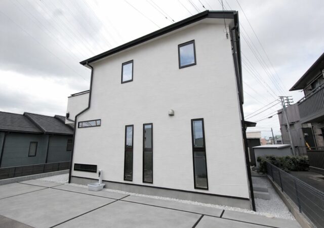 シンプルな外観と実用性を重視した、快適な住まい　D様邸