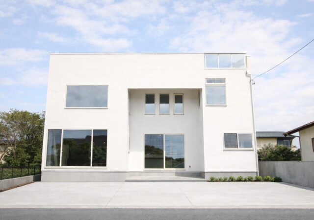 シンプルな外観が特徴のスタイリッシュな住宅　T様邸