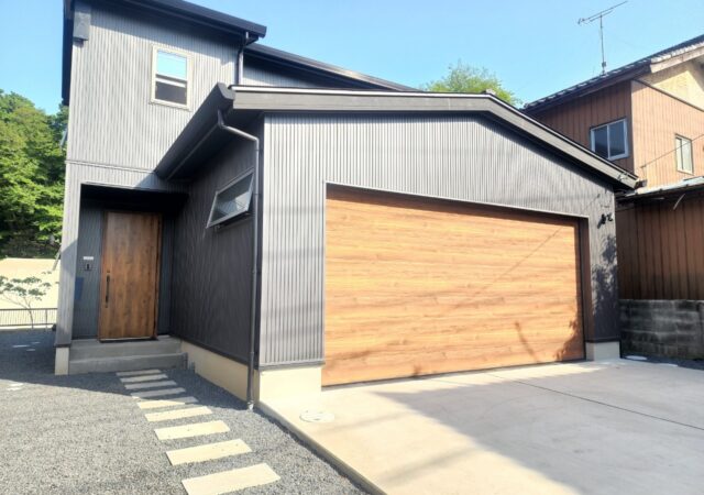 愛車も、暮らしも、余すところなく楽しむ一人暮らしガレージハウス　Y様邸